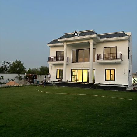 Peacock Bay Villa Greater Noida Exterior photo